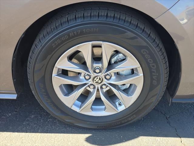 2021 Toyota Sienna LE