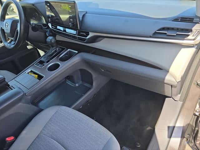 2021 Toyota Sienna LE