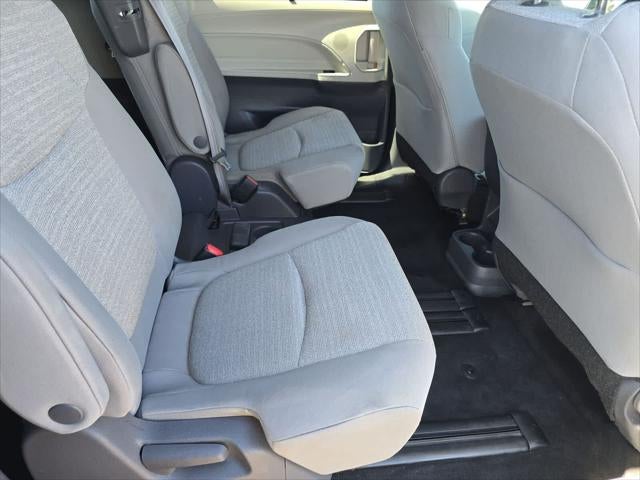 2021 Toyota Sienna LE