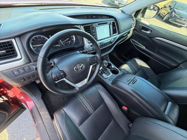 2017 Toyota Highlander SE