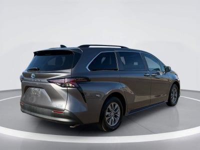 2024 Toyota Sienna XLE