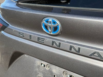 2024 Toyota Sienna XLE