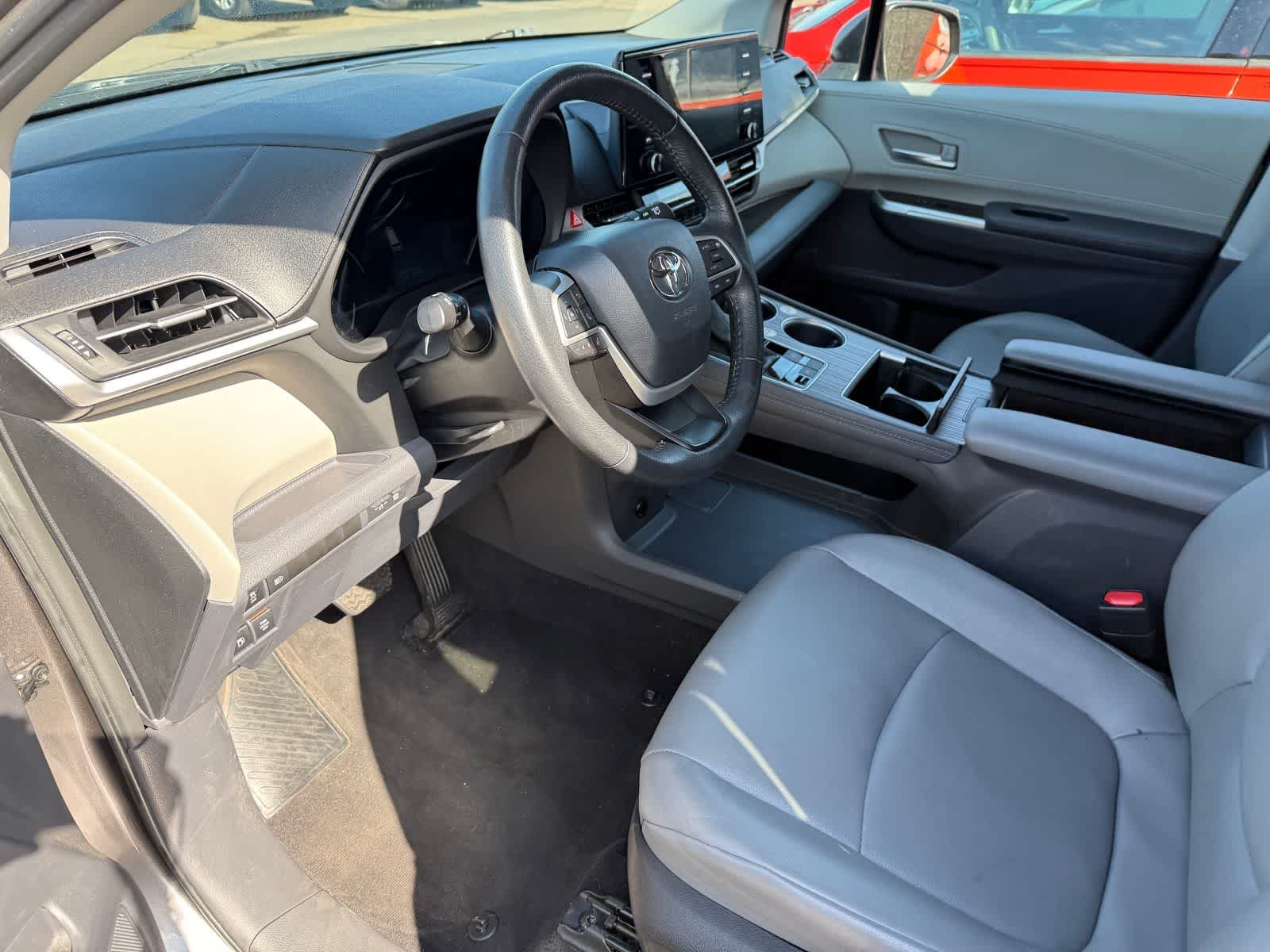 2024 Toyota Sienna XLE