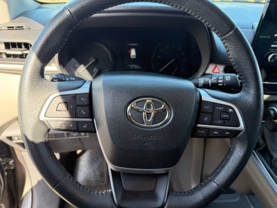 2024 Toyota Sienna XLE