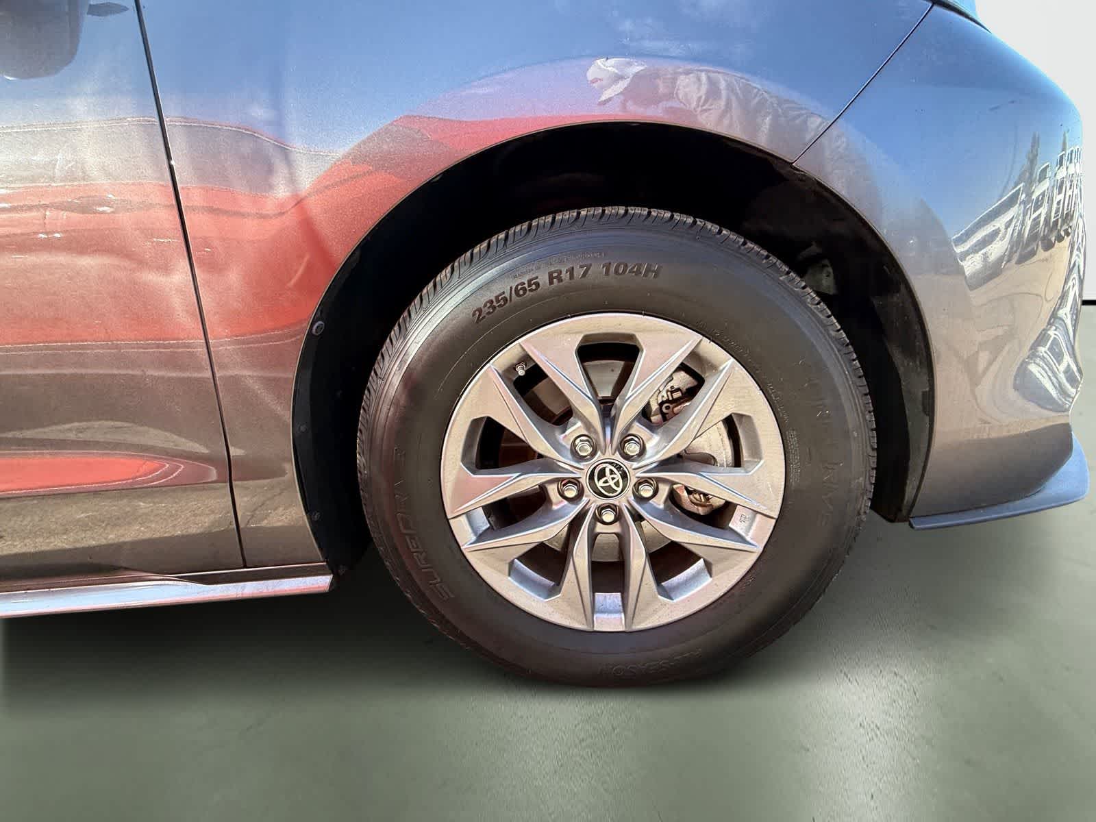 2024 Toyota Sienna XLE