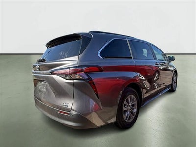 2024 Toyota Sienna XLE