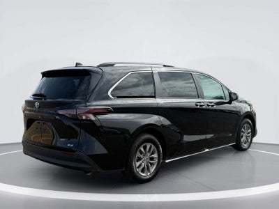 2025 Toyota Sienna XLE