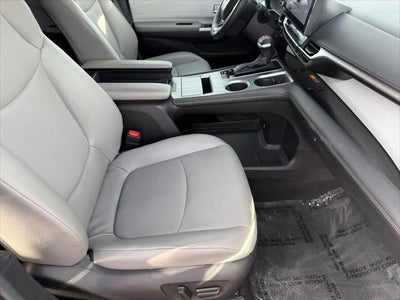 2025 Toyota Sienna XLE