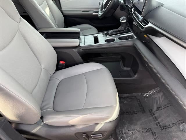 2025 Toyota Sienna XLE