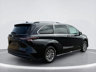 2025 Toyota Sienna XLE