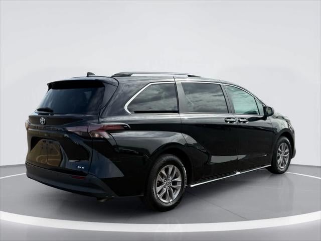 2025 Toyota Sienna XLE