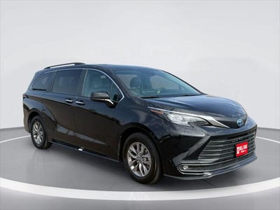 2025 Toyota Sienna XLE