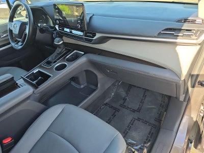 2024 Toyota Sienna XLE