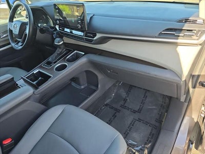 2024 Toyota Sienna XLE