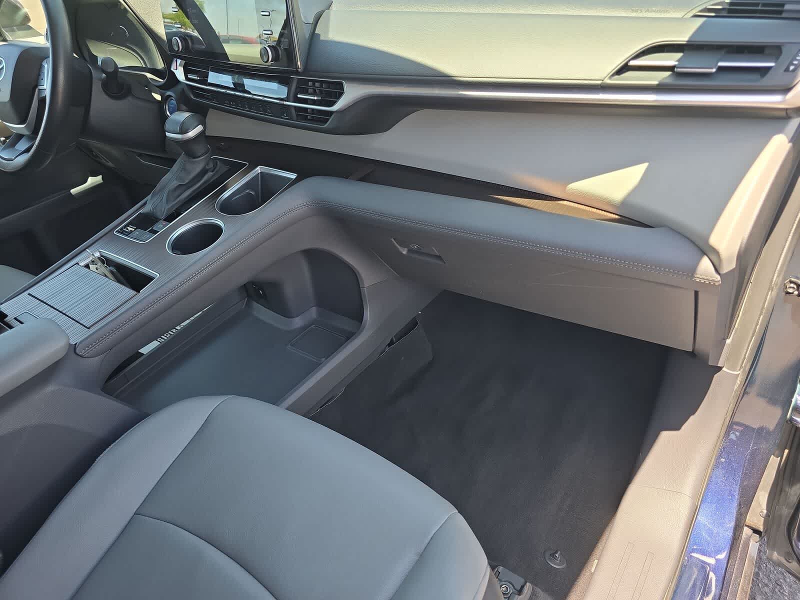 2024 Toyota Sienna XLE