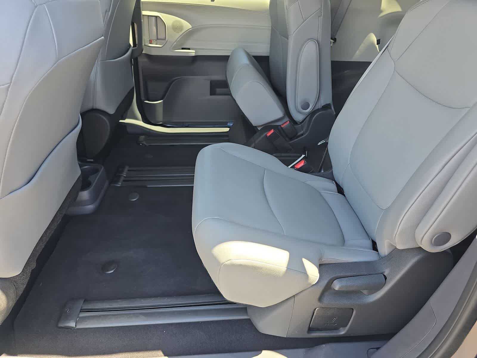 2024 Toyota Sienna XLE