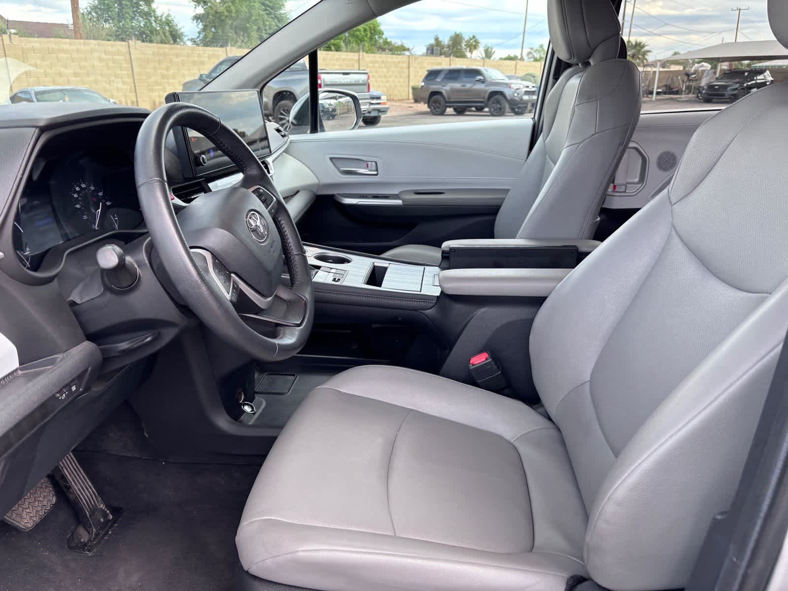 2025 Toyota Sienna XLE
