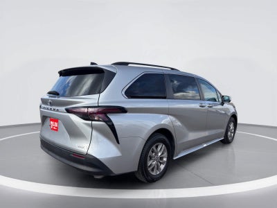 2025 Toyota Sienna XLE