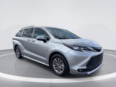 2025 Toyota Sienna XLE