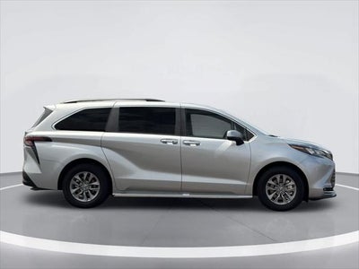 2024 Toyota Sienna XLE