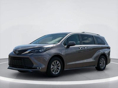 2024 Toyota Sienna XLE