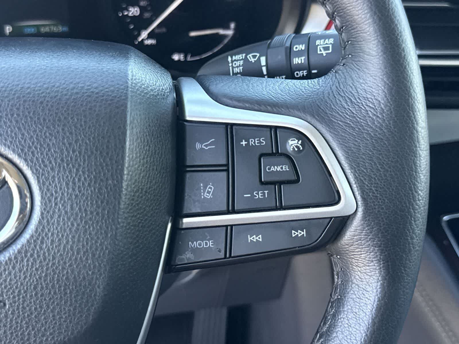 2024 Toyota Sienna XLE