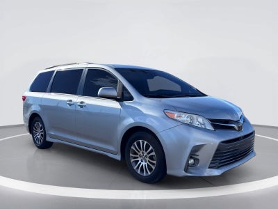 2020 Toyota Sienna XLE