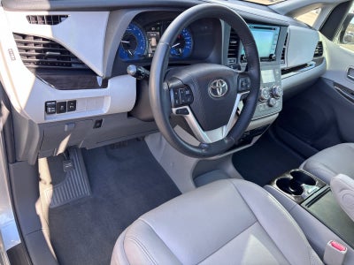 2020 Toyota Sienna XLE