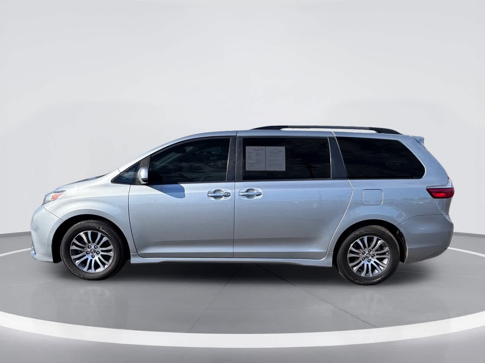 2020 Toyota Sienna XLE