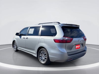 2020 Toyota Sienna XLE