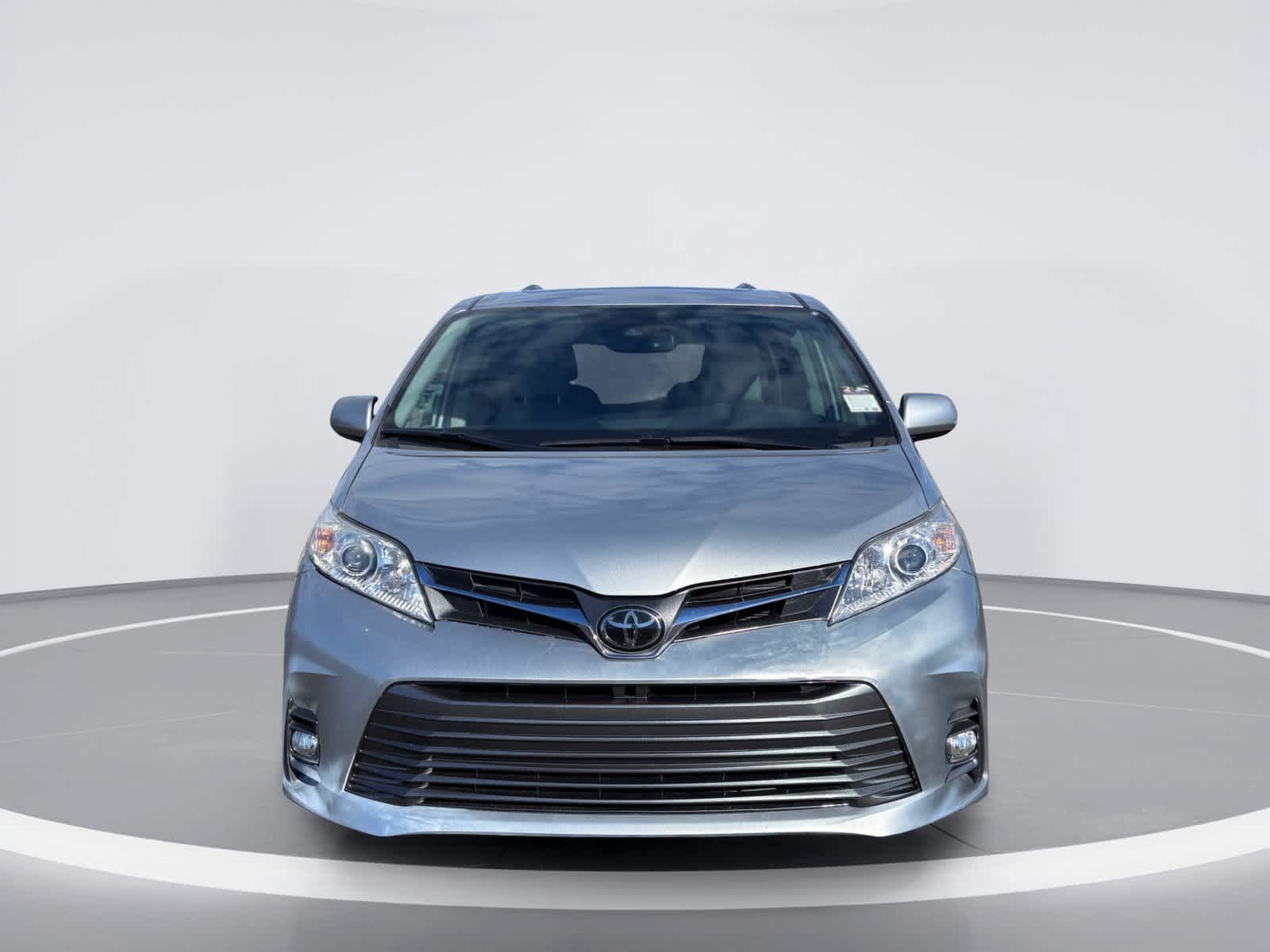 2020 Toyota Sienna XLE