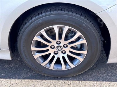 2020 Toyota Sienna XLE
