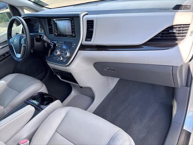 2020 Toyota Sienna XLE