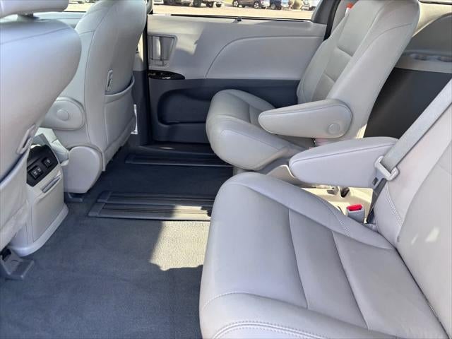 2020 Toyota Sienna XLE
