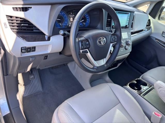 2020 Toyota Sienna XLE