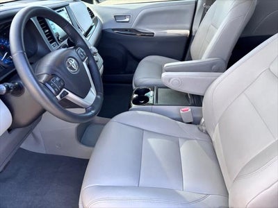 2020 Toyota Sienna XLE