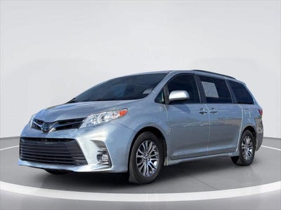 2020 Toyota Sienna XLE