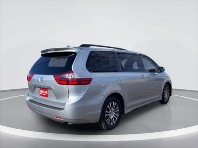2020 Toyota Sienna XLE