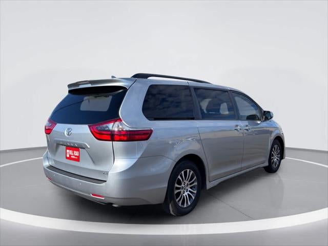 2020 Toyota Sienna XLE