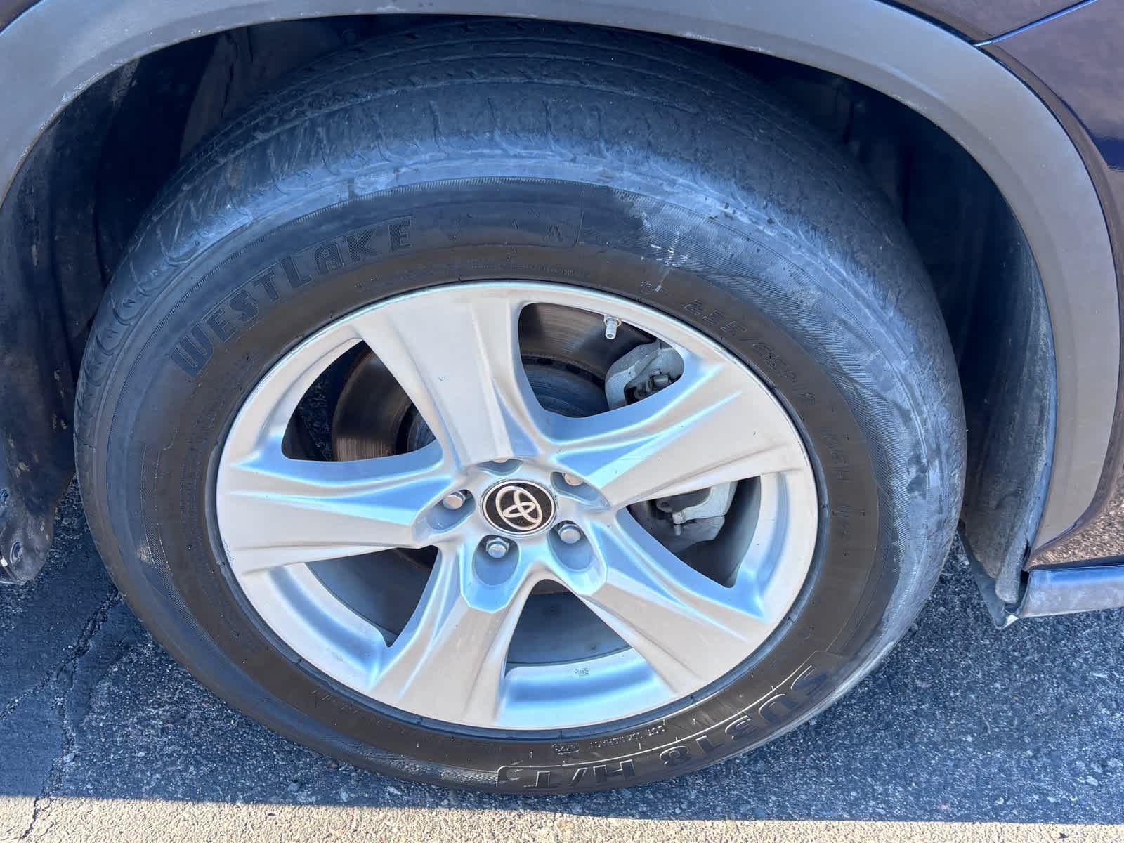 2021 Toyota Highlander LE