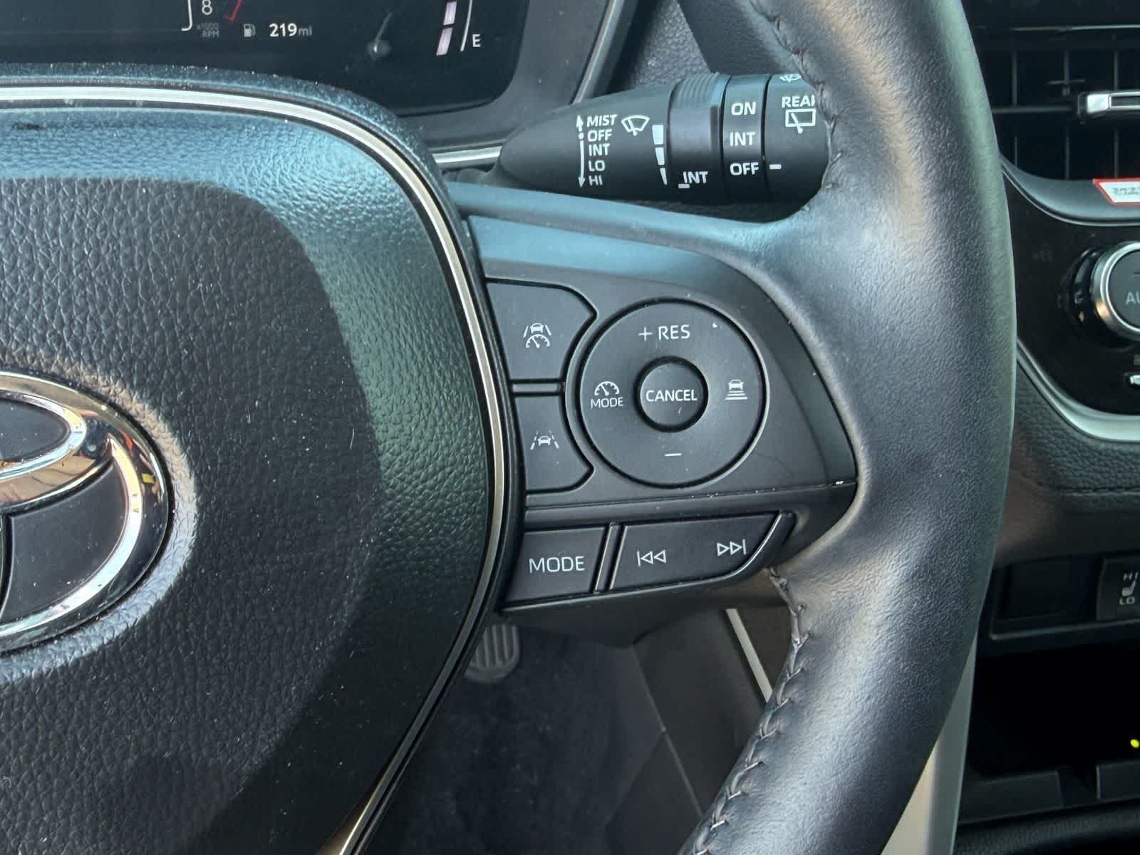 2025 Toyota Corolla Cross XLE