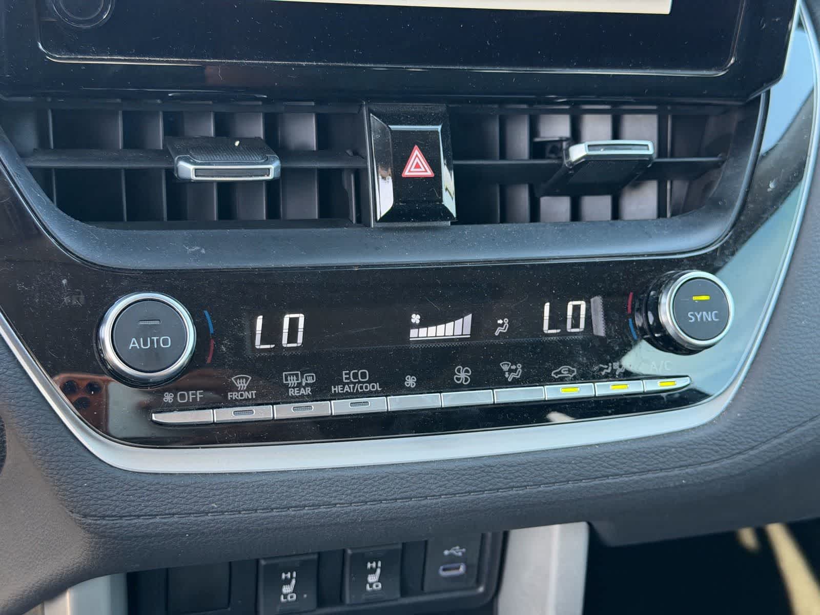 2025 Toyota Corolla Cross XLE