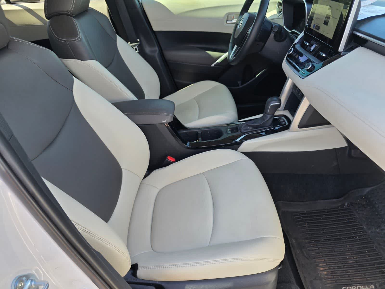 2024 Toyota Corolla Cross XLE