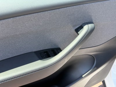 2026 Tesla Model Y RWD