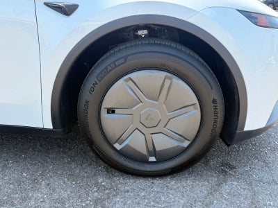 2026 Tesla Model Y RWD