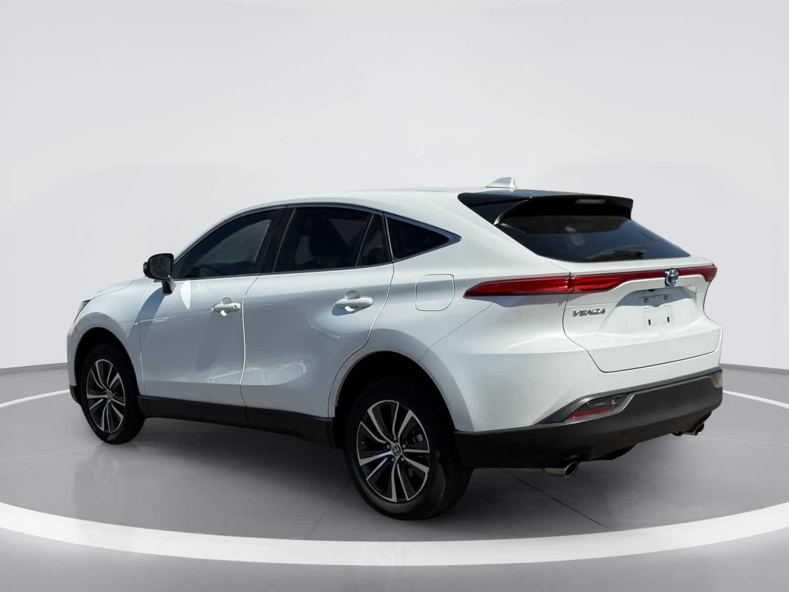 2023 Toyota Venza LE