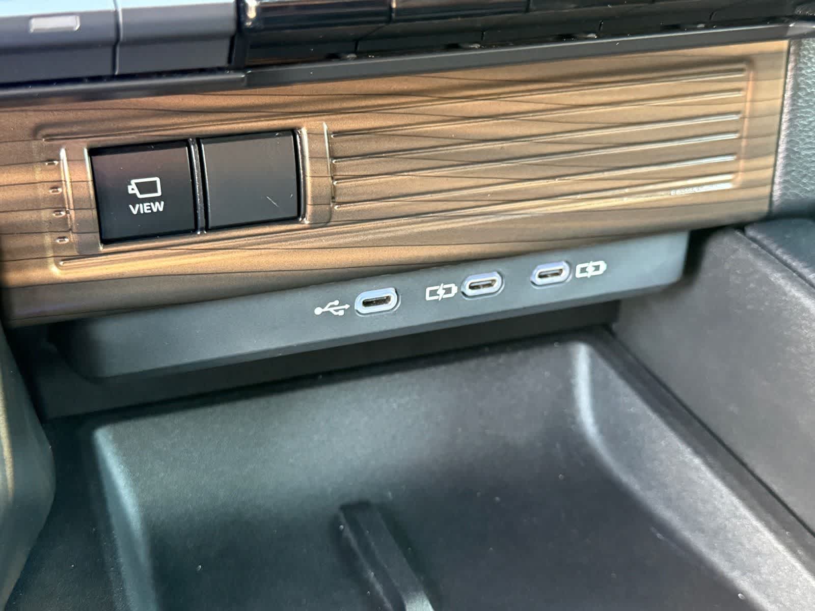 2025 Toyota Land Cruiser 4WD (Natl)