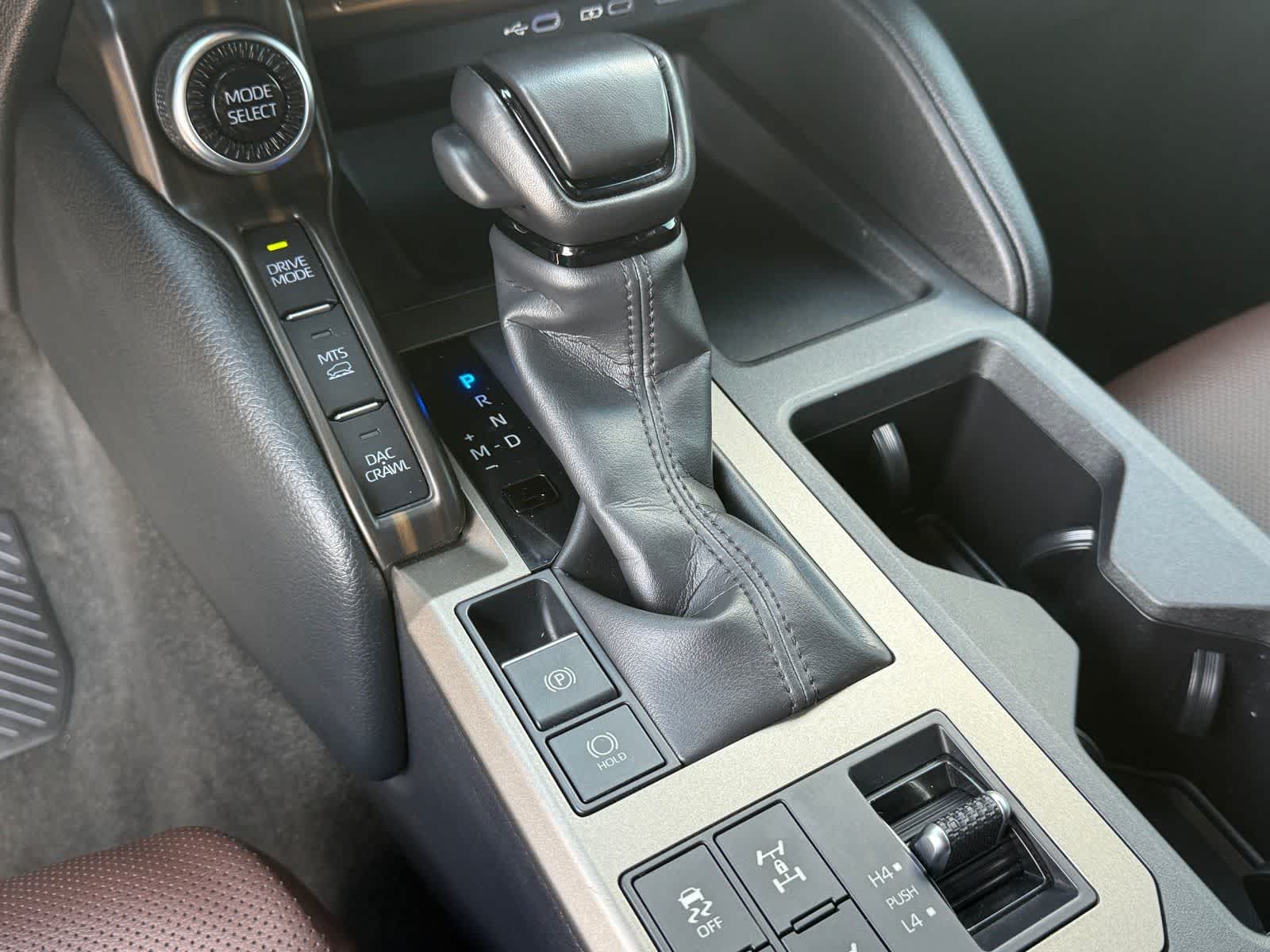 2025 Toyota Land Cruiser 4WD (Natl)