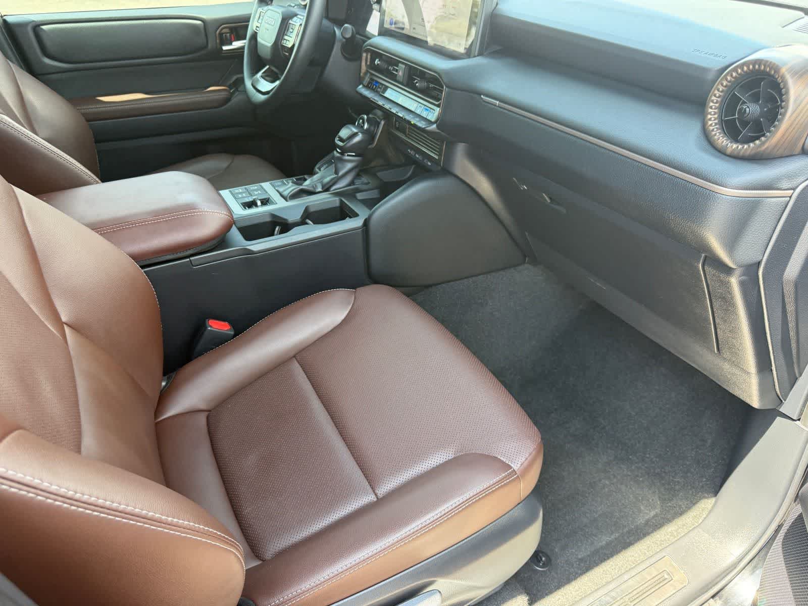 2025 Toyota Land Cruiser 4WD (Natl)