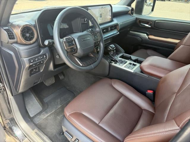 2025 Toyota Land Cruiser 4WD (Natl)